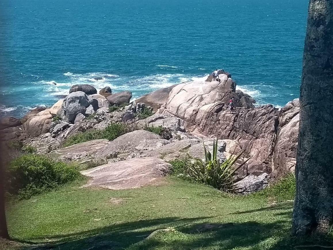 Praia De Bombinhas Res Solar Das Bromelias Екстериор снимка